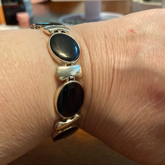 Vintage beautiful black and silver bracelet in EUC - Picture 2 of 5